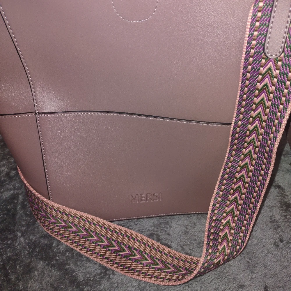 Mersi Vegan leather bucket bag with coin purse